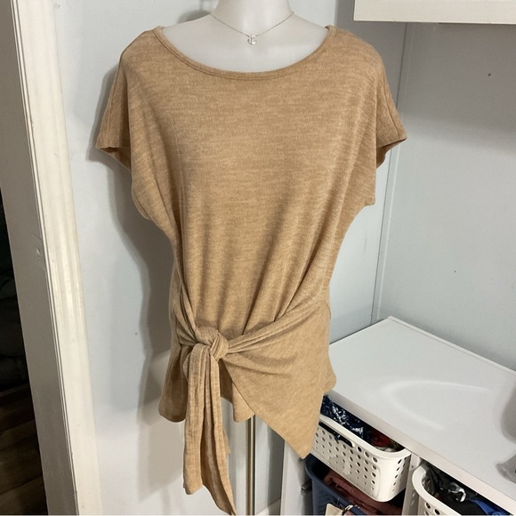 Seven7 Tops - Seven7 Tan Wrap Short Sleeve Top Size S